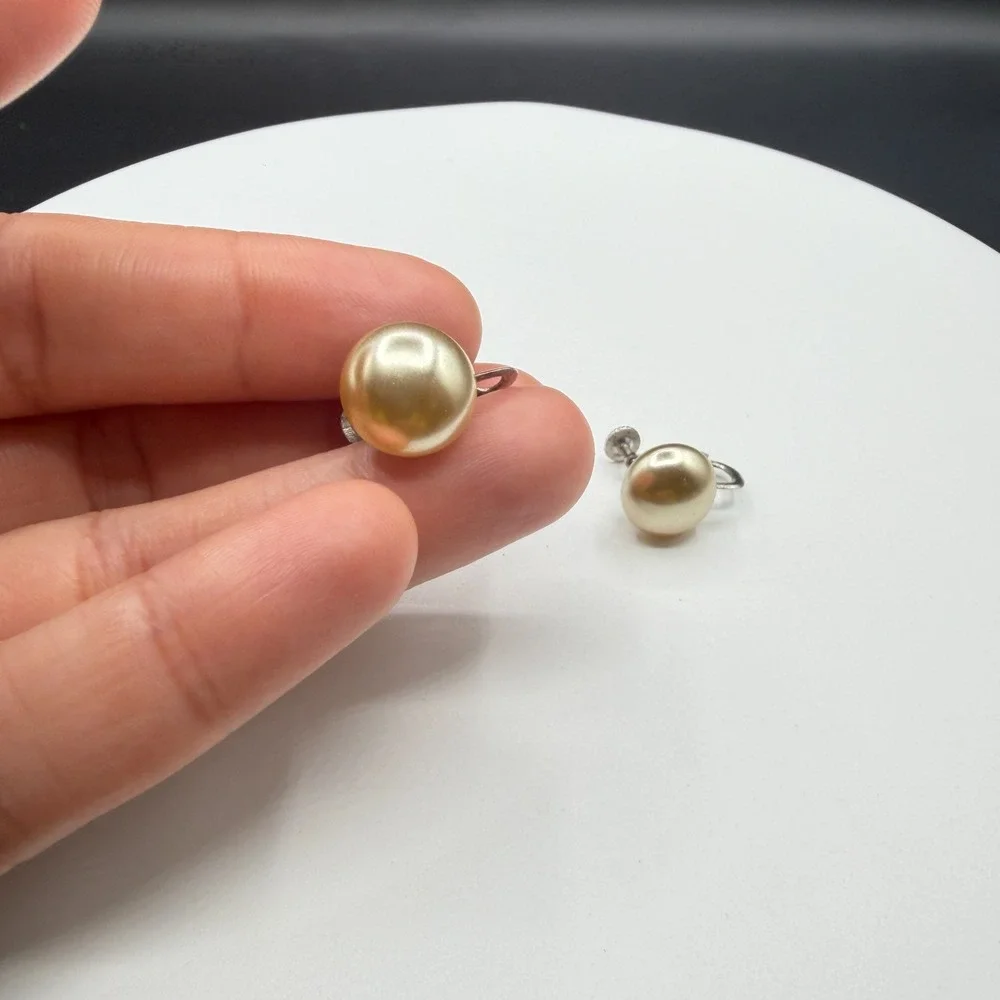 Faux Pearl Screw Back Earrings Champagne Cream Silver Tone Classic Costume Pair